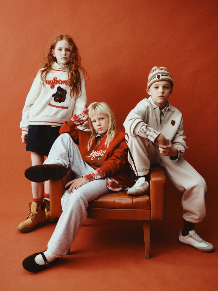 вязаный джемпер для девочек  x союзмультфильм от бренда sela вид слева