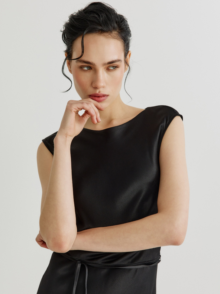 платье миди из вискозного сатина от бренда sela вид слева