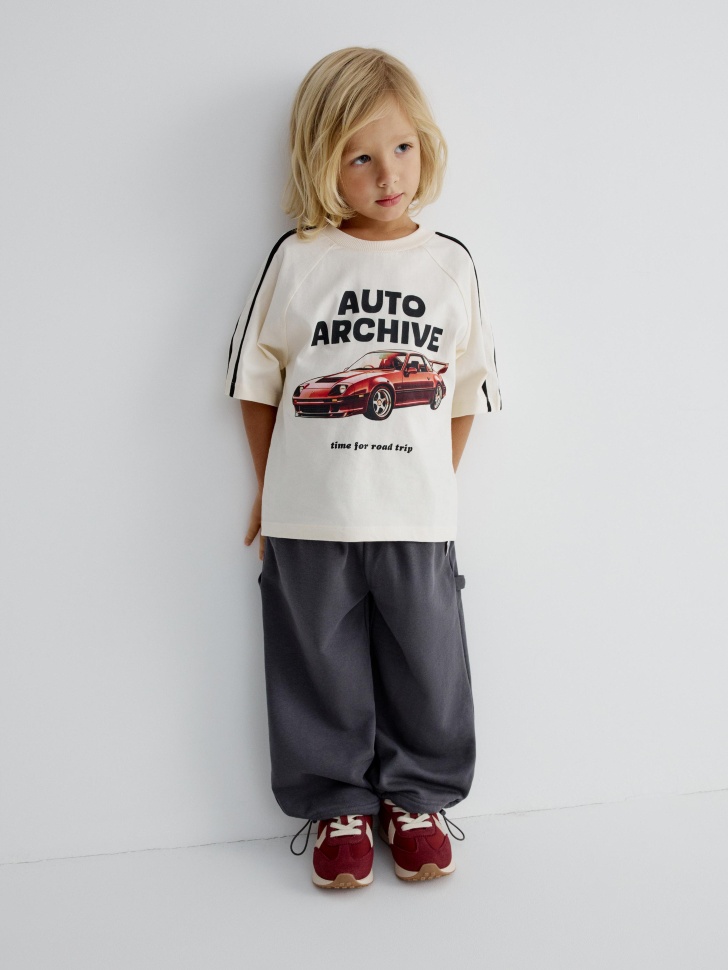 футболка оверсайз с принтом для мальчиков от бренда sela вид слева