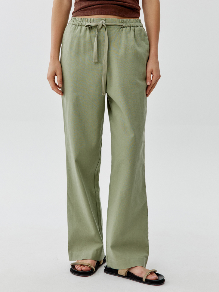 брюки из льна и хлопка с эффектом стирки от бренда sela вид слева