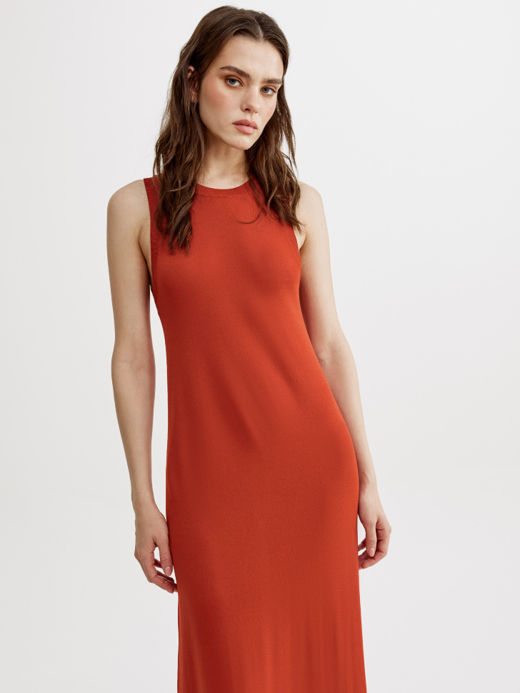 вязаное платье макси без рукавов для взрослого возраста с изнаночной стороны