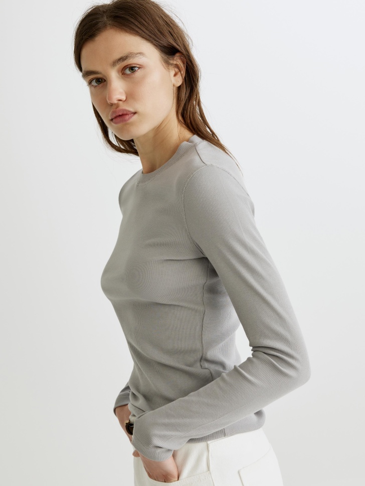 лонгслив приталенный в рубчик по цене 1599 руб вид справа