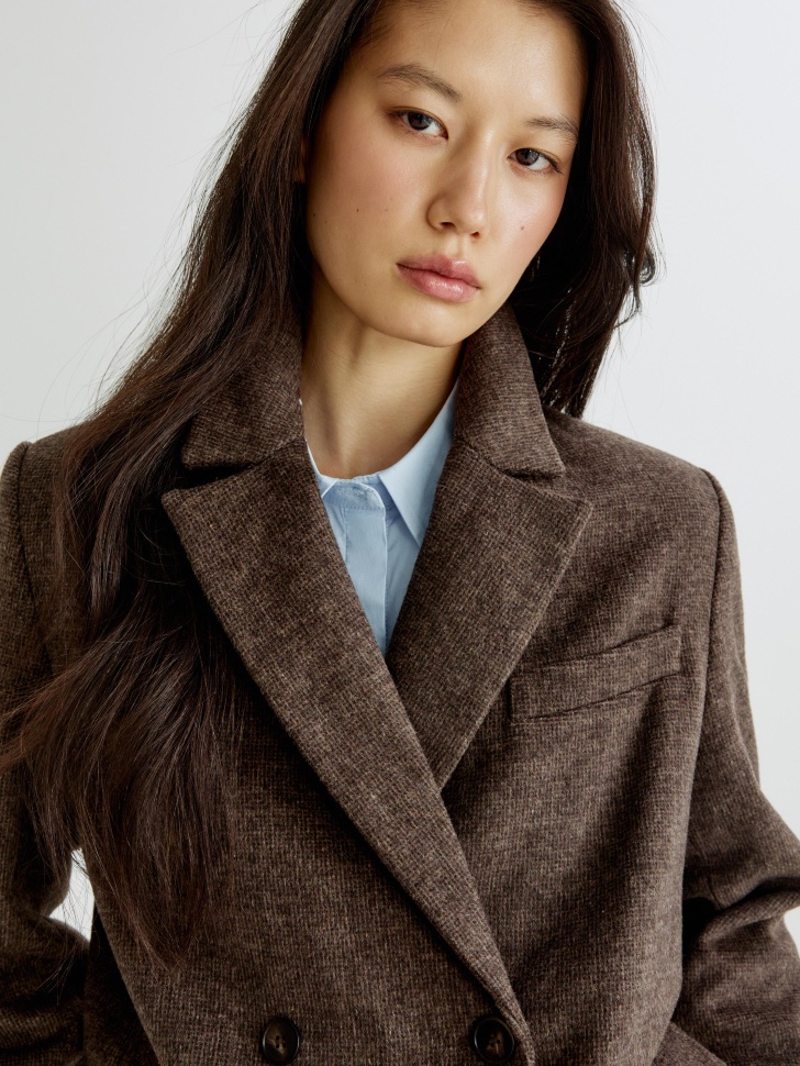 Короткое двубортное пальто из смесовой шерсти 7999₽