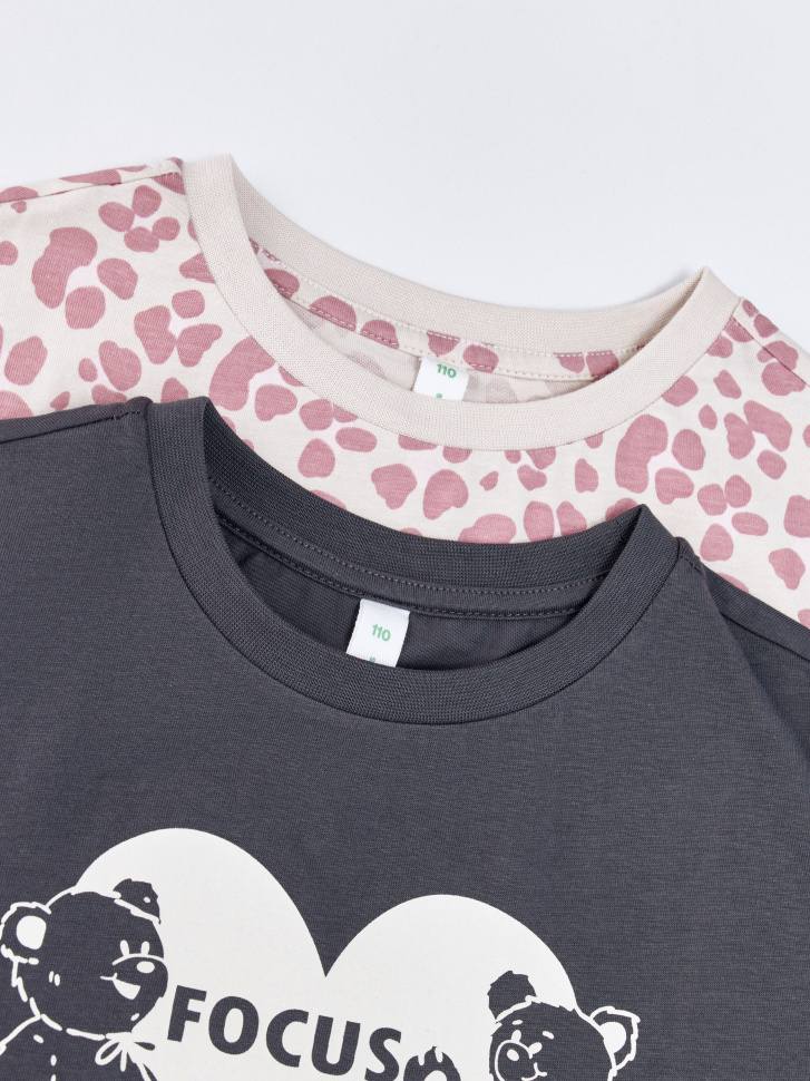 набор из 2 футболок для девочек от бренда sela вид слева