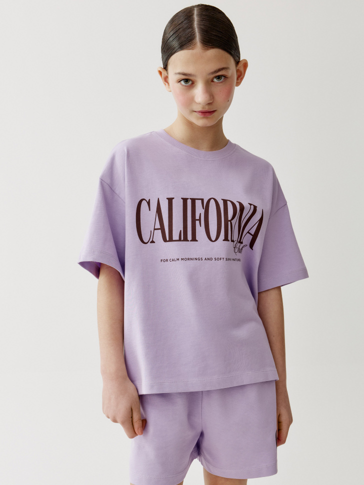 комплект из футболки и шорт для девочек от бренда sela вид слева