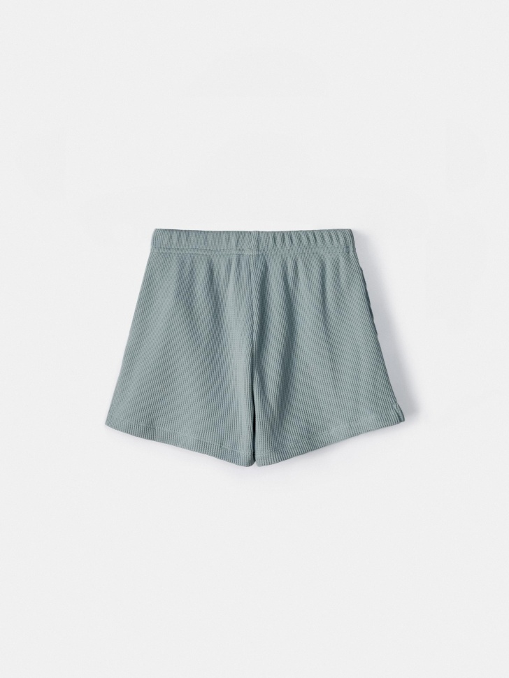 шорты из вафельного трикотажа для мальчиков от бренда sela вид слева