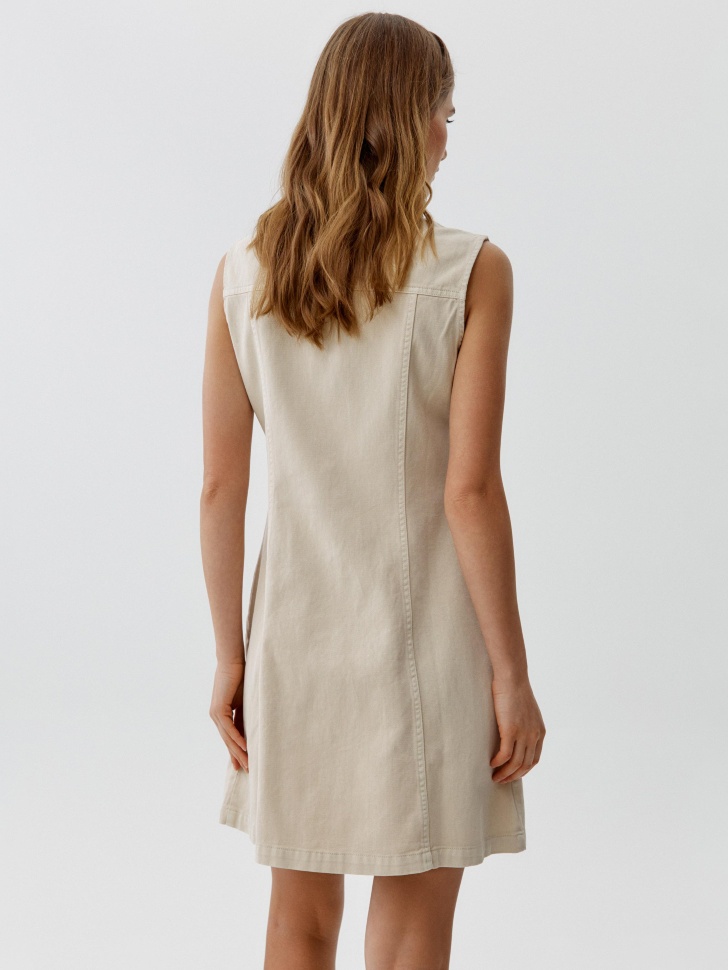 джинсовое мини-платье по цене 3999 руб вид справа