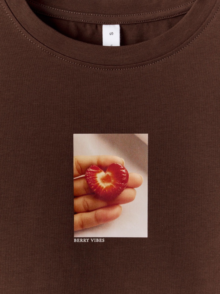 футболка с принтом прямого кроя от бренда sela вид слева