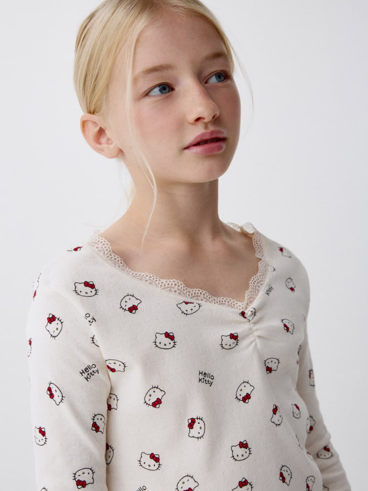 Пижама с принтом Hello Kitty для девочек. Фото №3