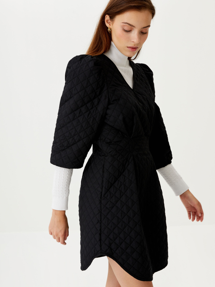 Стеганое платье с объемными рукавами (черный, XS) от Sela