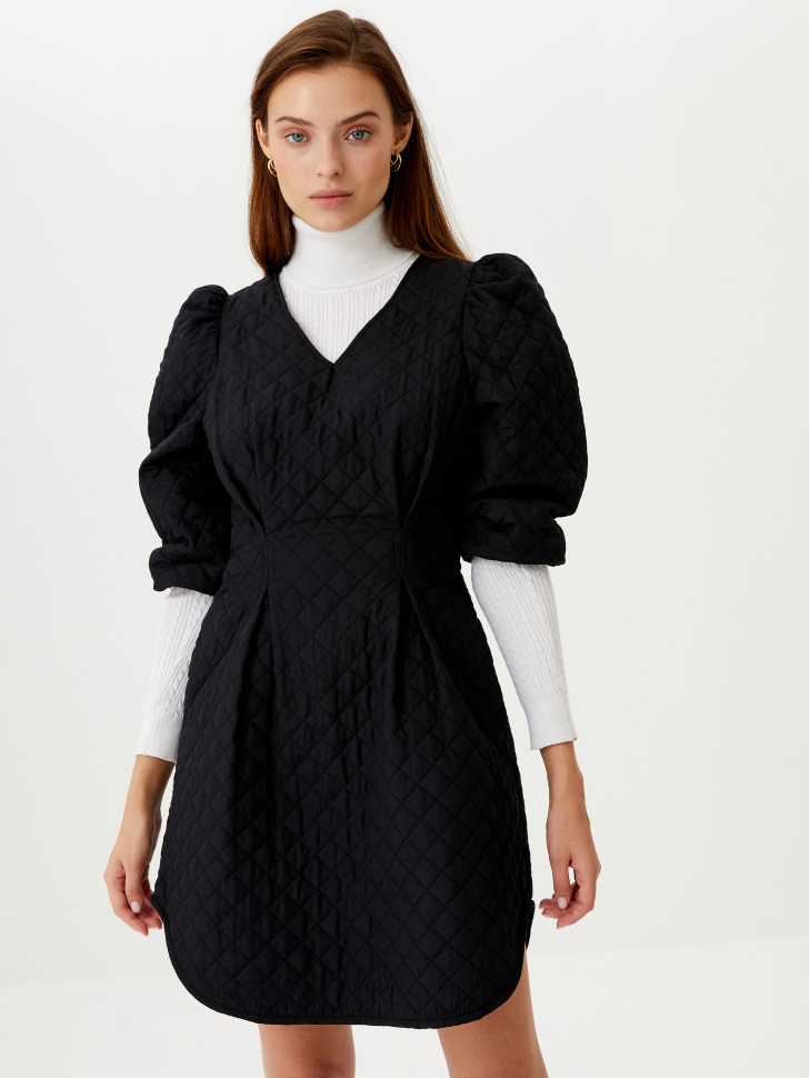 Стеганое платье с объемными рукавами (черный, M) от Sela