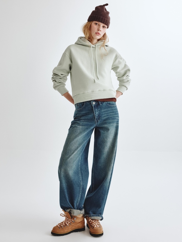 укороченное худи оверсайз из линейки  young от бренда sela вид слева