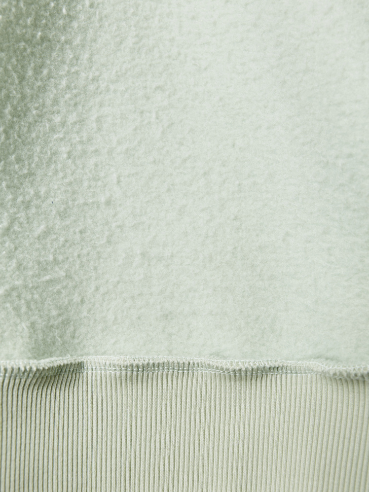 укороченное худи оверсайз из линейки  young универсального стиля с лицевой стороны