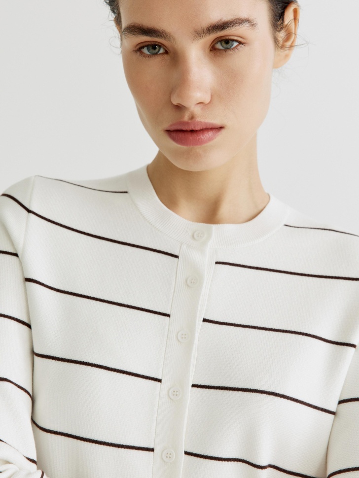 Товар с артикулом 4610517405982 вид сзади