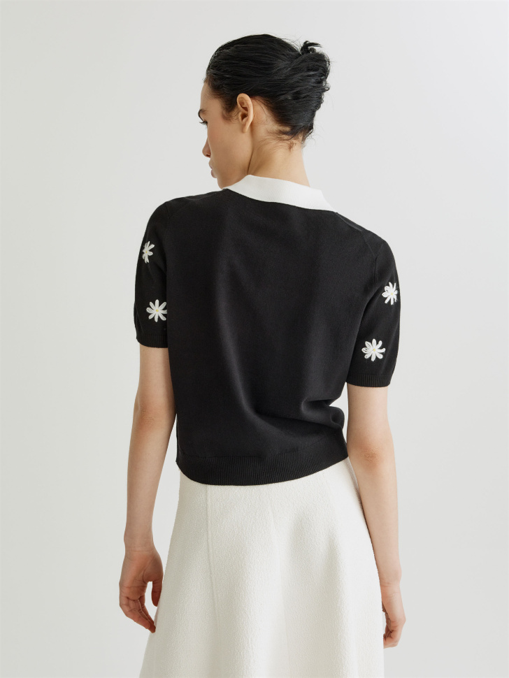 джемпер с цветочной аппликацией из россии вид сбоку