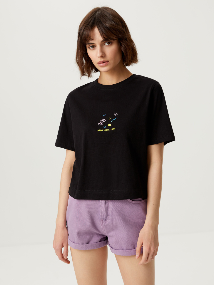 

Укороченная футболка с вышивкой, Черный