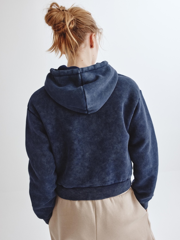 укороченное худи оверсайз из линейки  young из россии вид сбоку