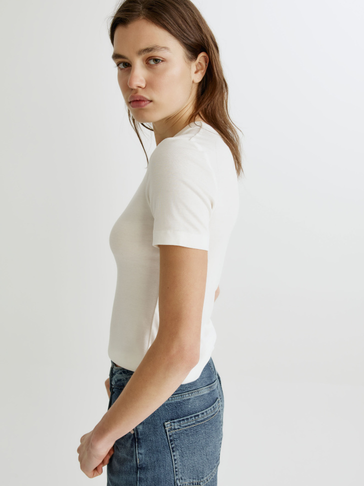 футболка из тенселя и шерсти из россии вид сбоку