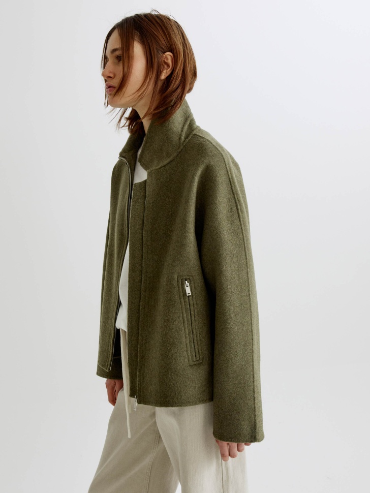 полупальто оверсайз на молнии из смесовой шерсти из россии вид сбоку
