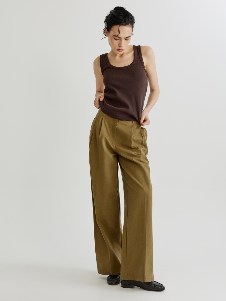 базовый топ эми в рубчик от бренда sela вид слева