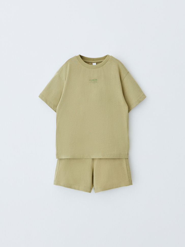 

Комплект из футболки и шорт детский