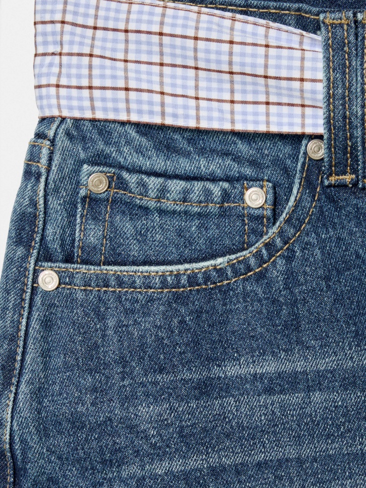 джинсовая мини-юбка с поясом из линейки  young универсального стиля с лицевой стороны