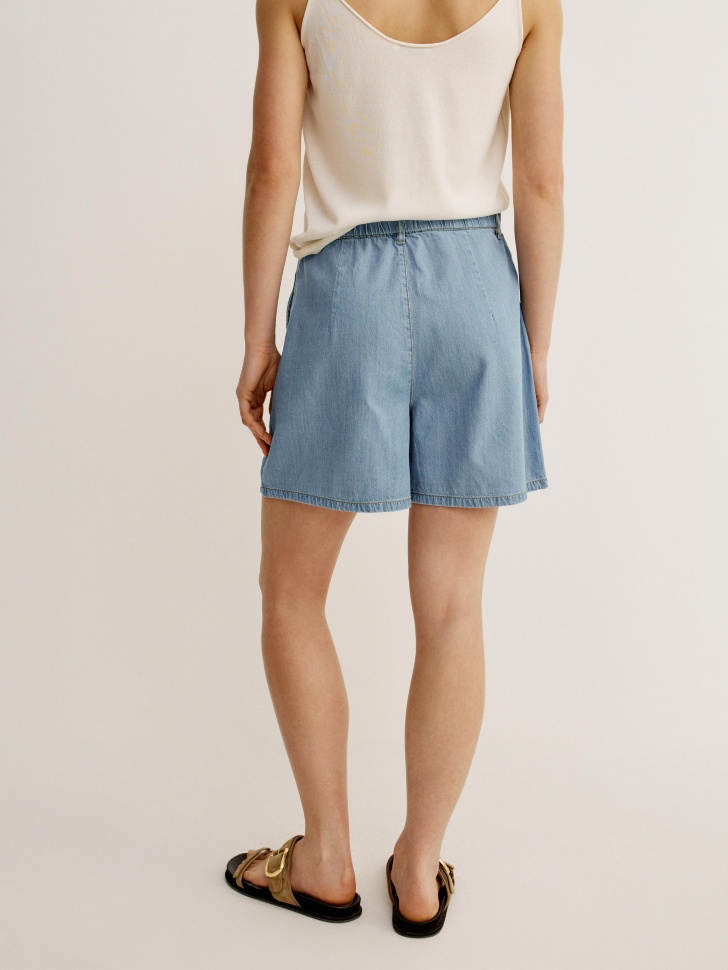 джинсовые шорты из смесового лиоцелла по цене 2599 руб вид справа