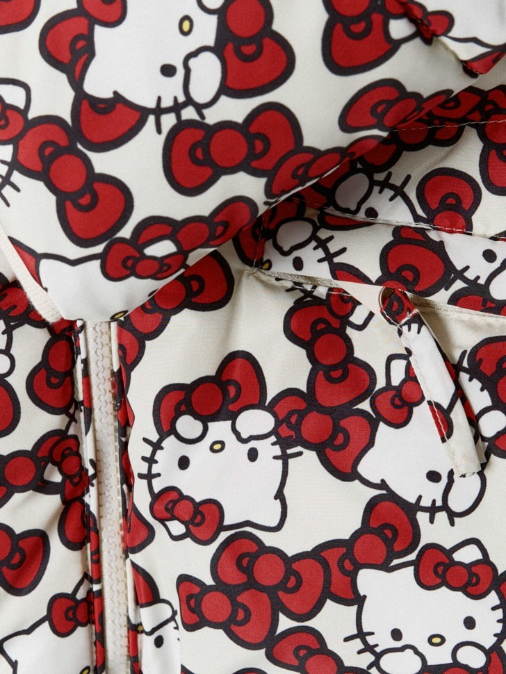 Демисезонная куртка с принтом Hello Kitty для девочек. Фото №4