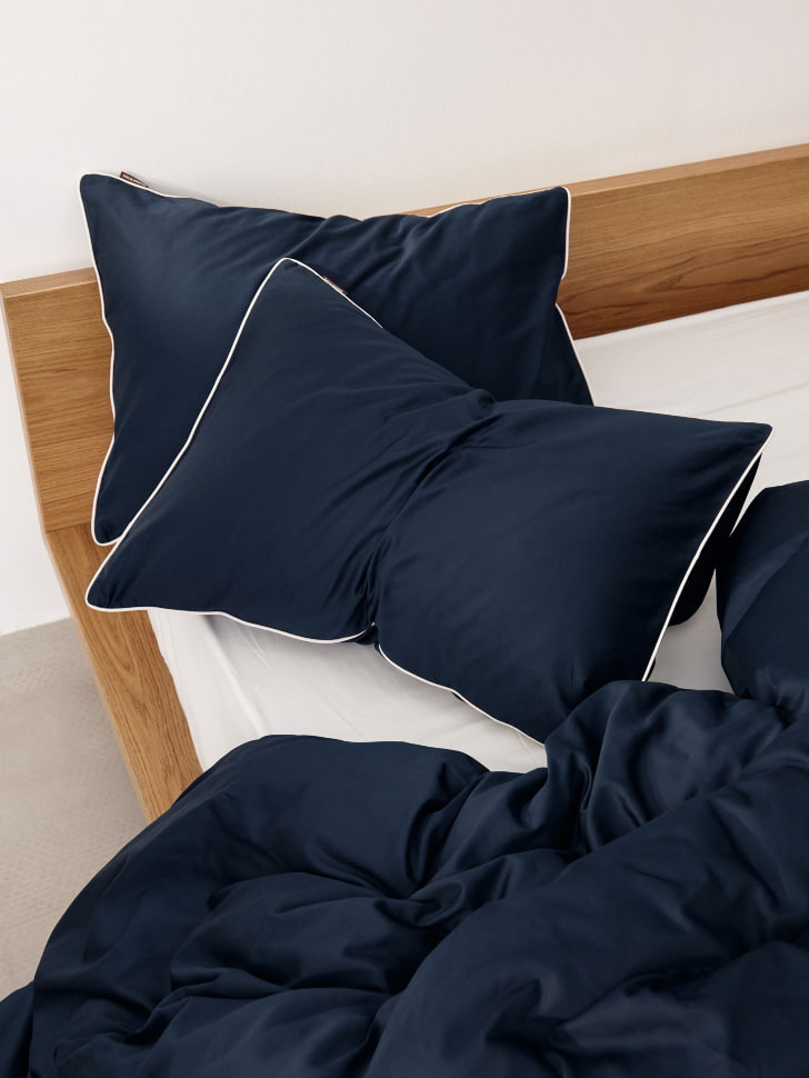 комплект постельного белья из сатина без простыни 2-х спальный 200х220 см по цене 7199 руб вид справа