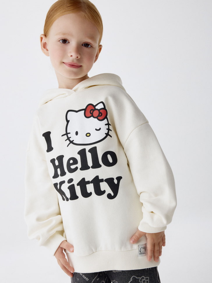 Худи с принтом Hello Kitty для девочек. Фото №3