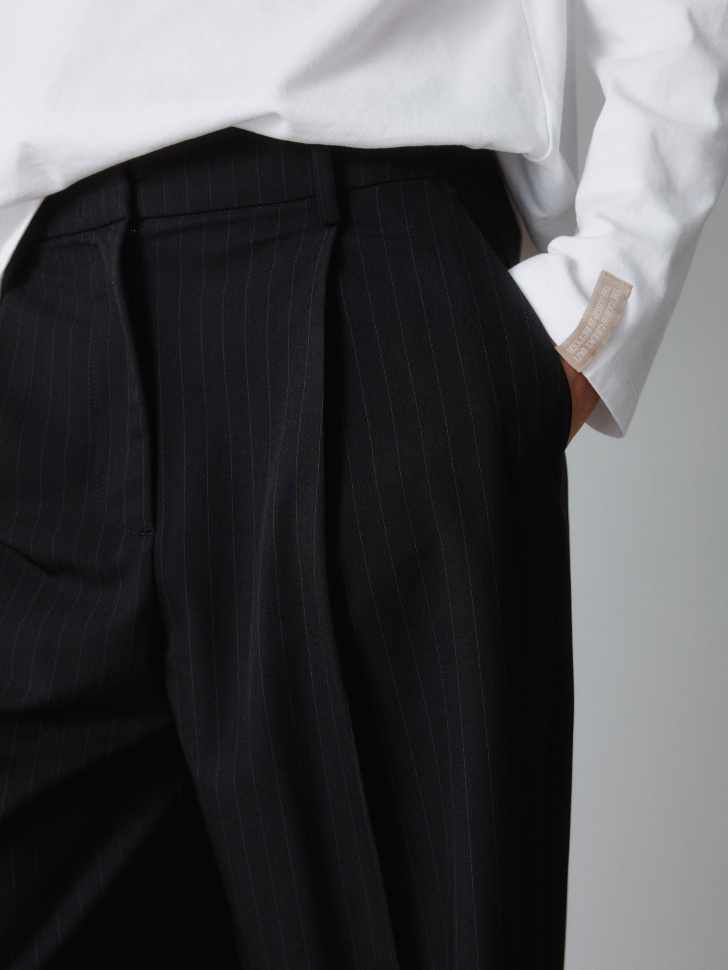 широкие брюки из костюмной ткани в полоску 4610517299963 купить с доставкой