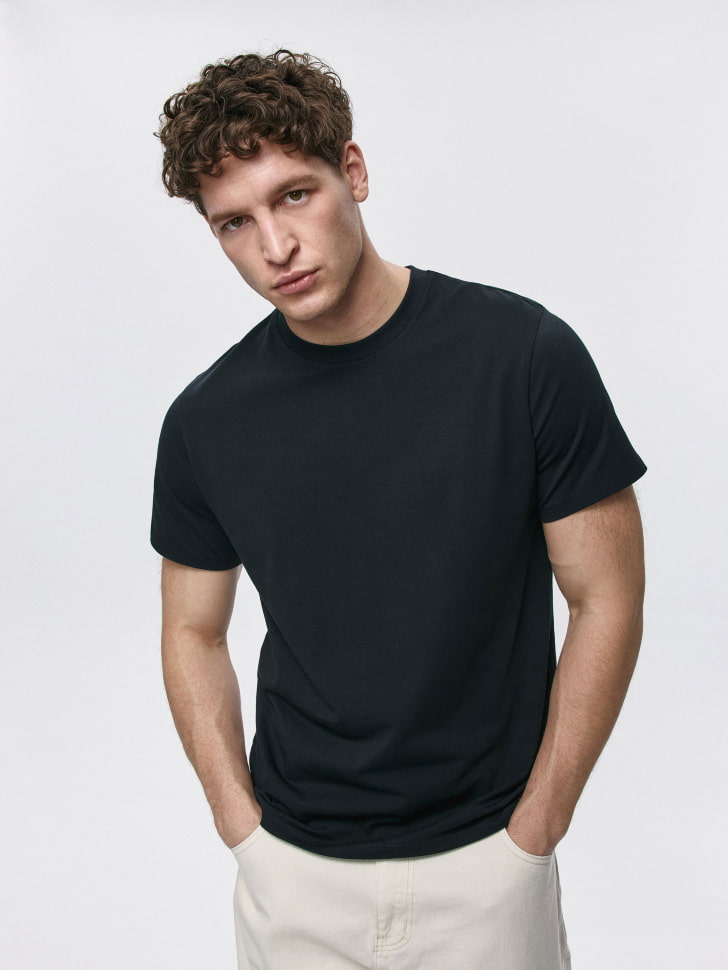 

Приталенная футболка ADAM SLIM FIT