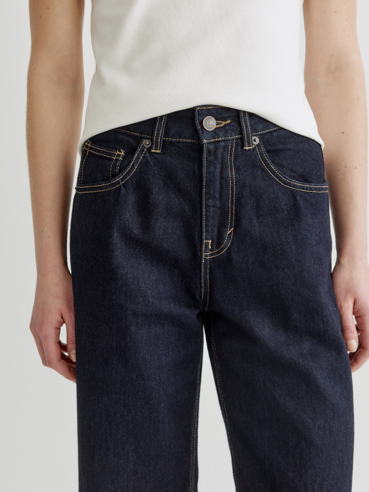 укороченные объемные джинсы со средней посадкой из россии вид сбоку