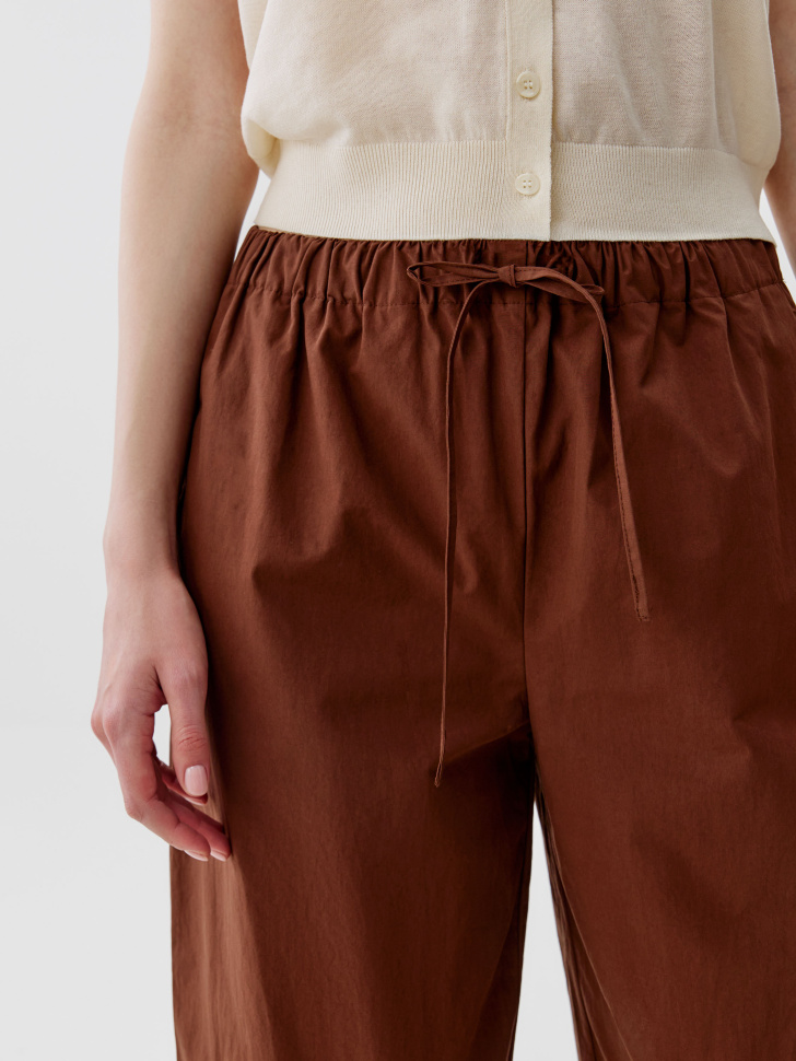 брюки-джоггеры из хлопка из россии вид сбоку