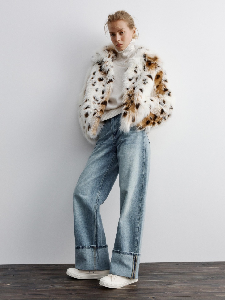 шуба из искусственного меха от бренда sela вид слева