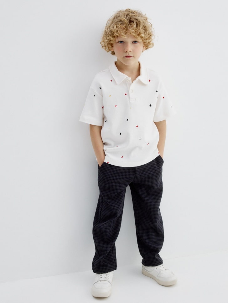 поло с новогодним принтом для мальчиков 4680798801520 по акции