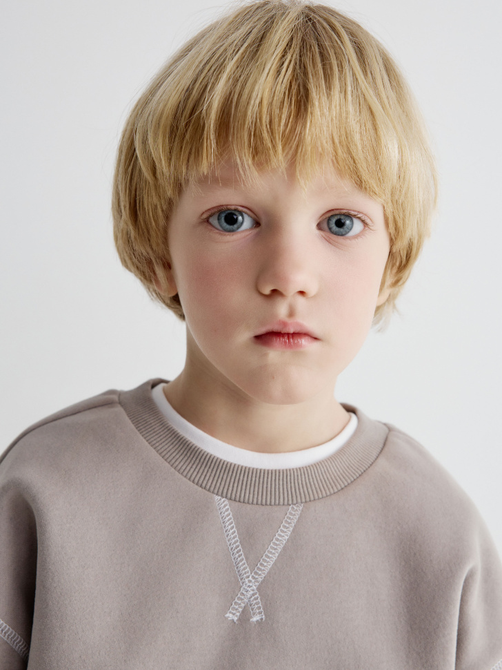 базовый свитшот оверсайз детский по цене 1499 руб вид справа