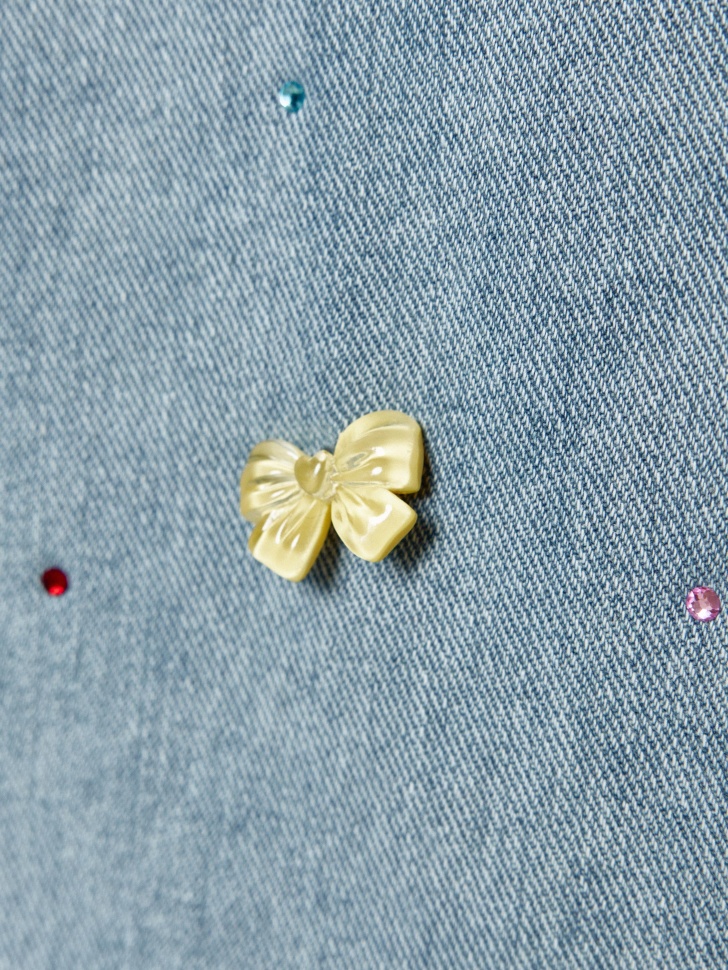 объемные джинсы багги с декором для девочек по цене 3299 руб вид справа