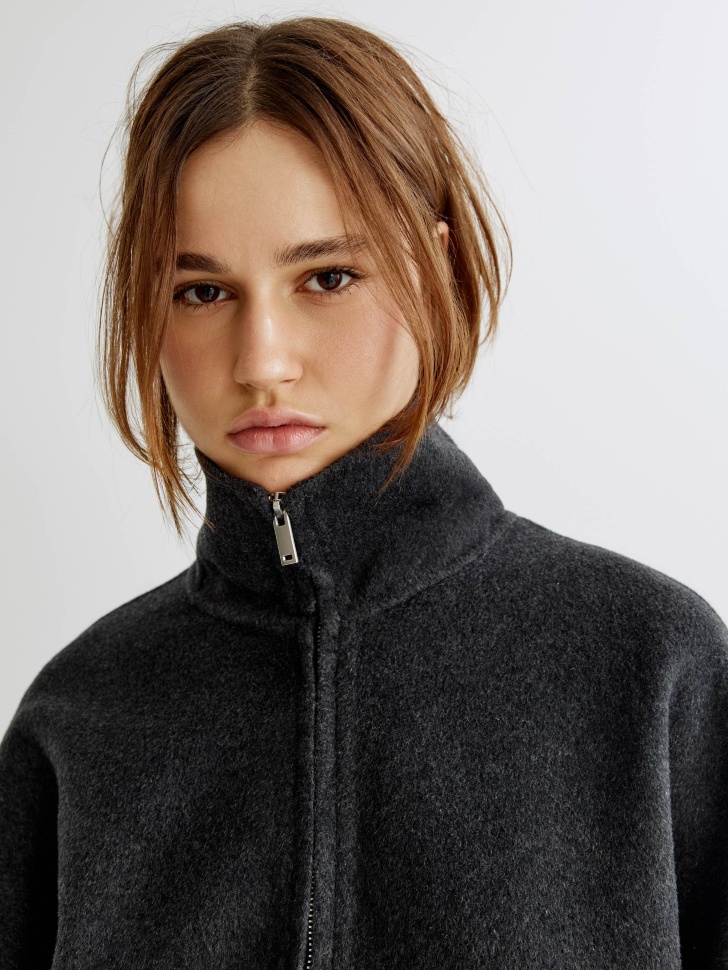 полупальто оверсайз на молнии из смесовой шерсти из россии вид сбоку