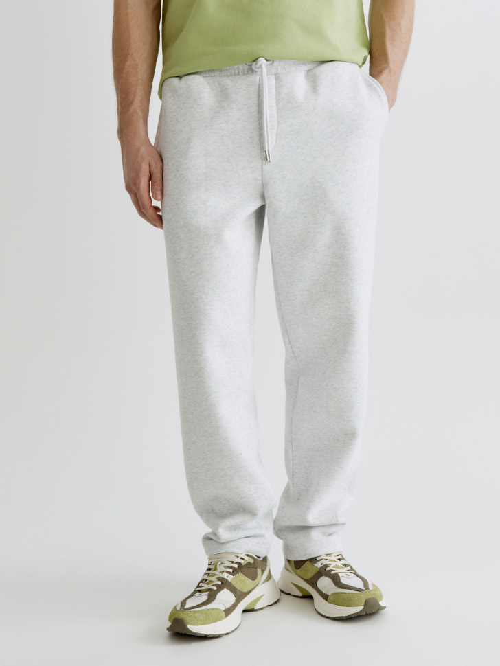 трикотажные брюки из утепленного футера от бренда sela вид слева