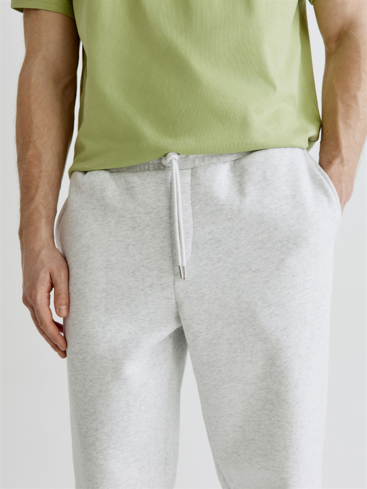 трикотажные брюки из утепленного футера из россии вид сбоку