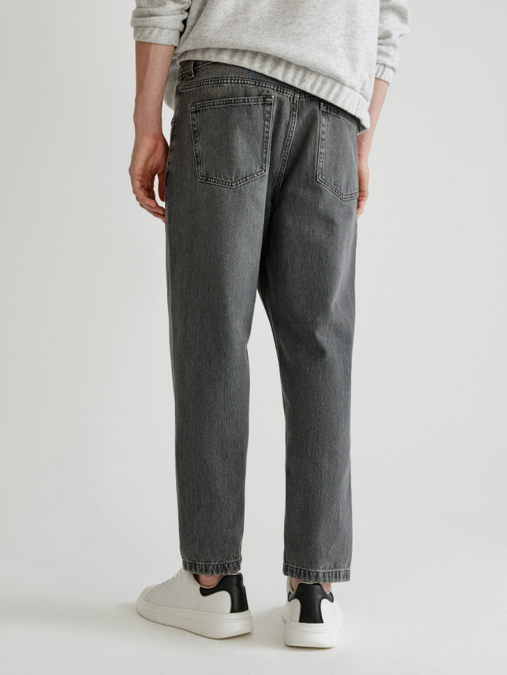 джинсы loose fit со средней посадкой по цене 3999 руб вид справа