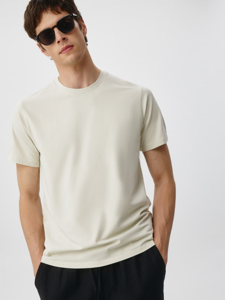 

Футболка ADAM SLIM FIT базовая