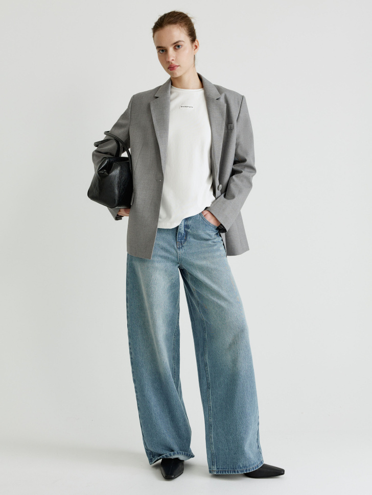 однобортный жакет из костюмной ткани от бренда sela вид слева