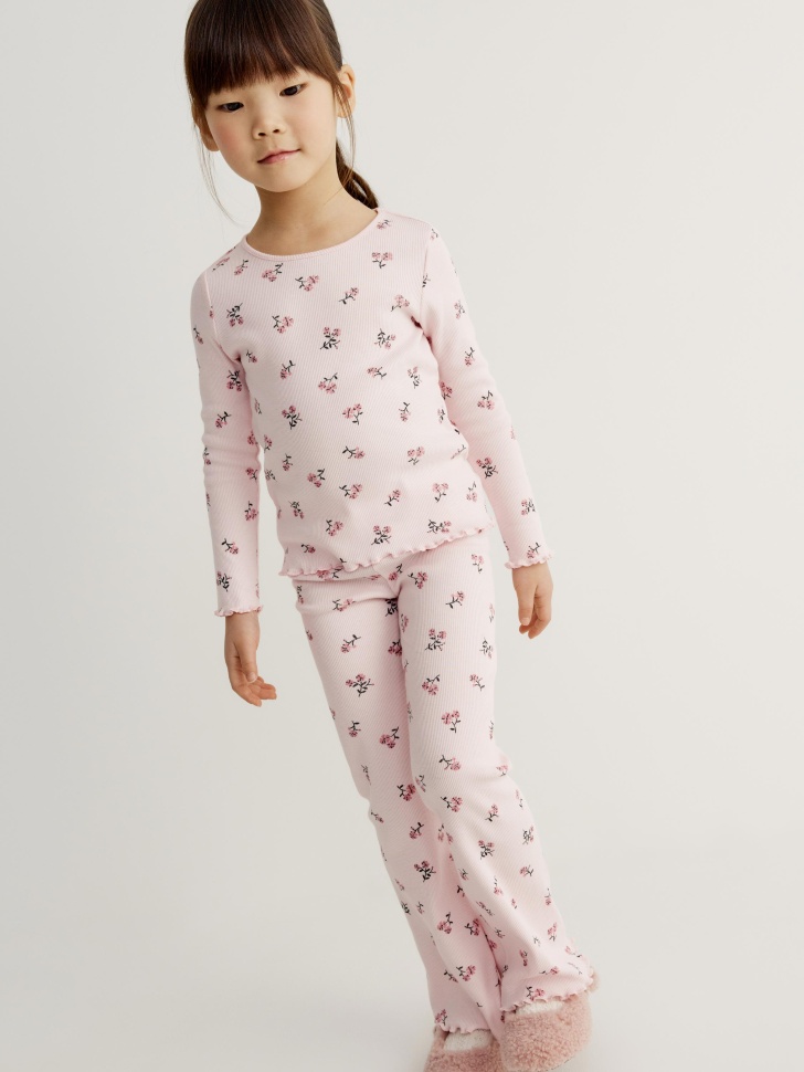 Трикотажные брюки клеш с принтом для девочек 999₽