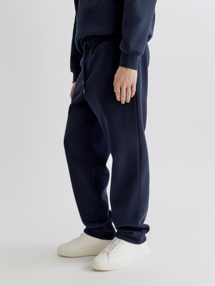 трикотажные брюки из утепленного футера по цене 2299 руб вид справа