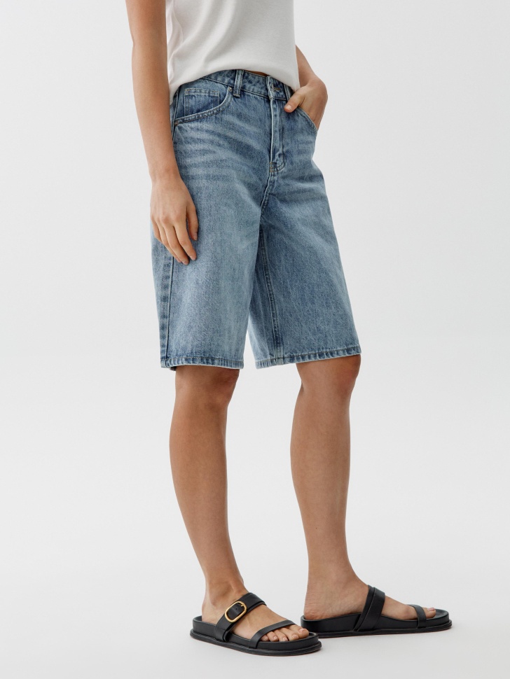 свободные джинсовые шорты бермуды с высокой посадкой по цене 2999 руб вид справа