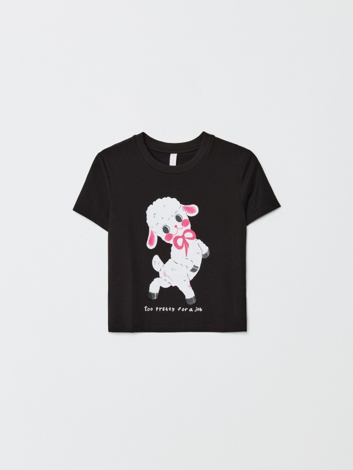 футболка с принтом из линейки  young из россии вид сбоку