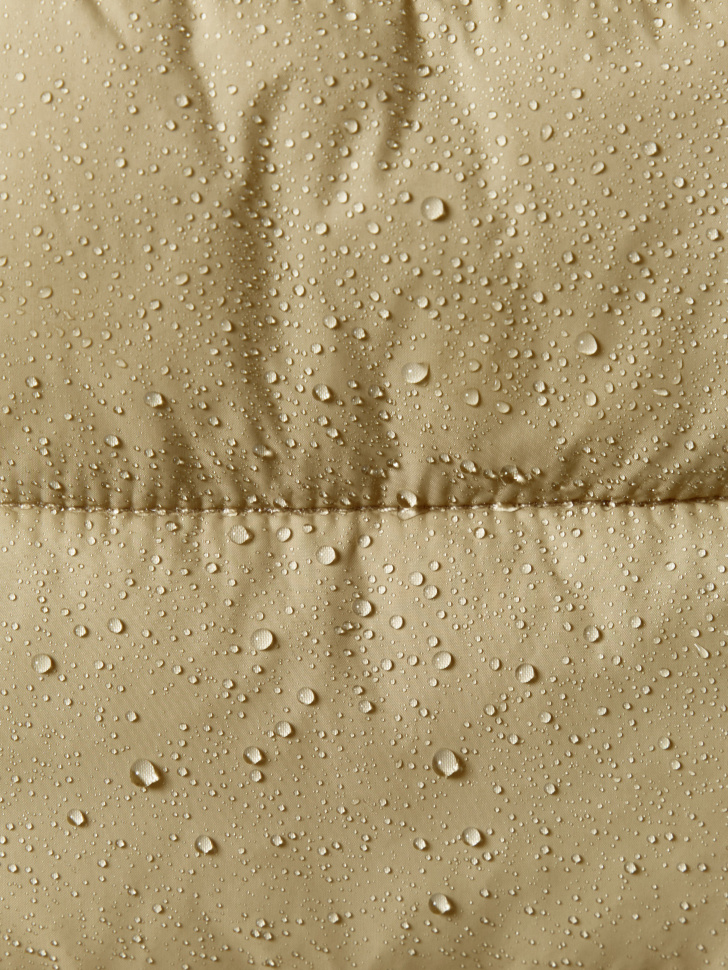 базовый стеганый жилет для мальчиков из проверенных материалов спереди