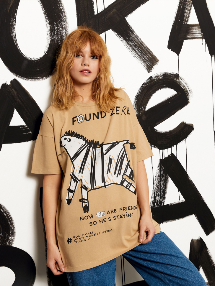 

Длинная футболка с принтом, Бежевый